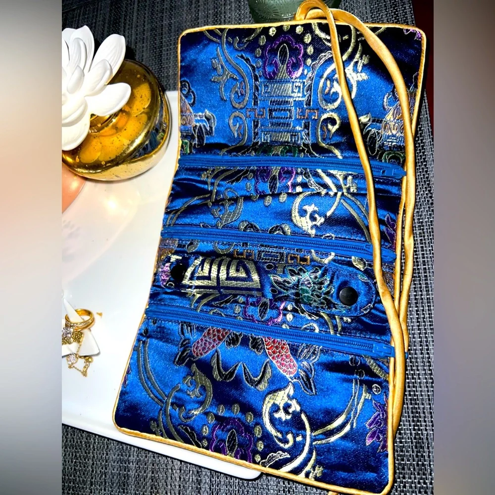 🥰🍭Asian  satin embroidery cosmetic bag - Picture 3 of 4